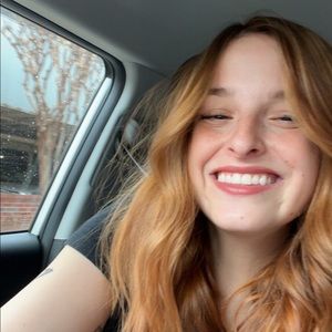 Meet your Posher, Emily